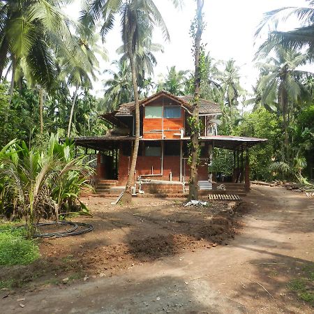 Dāpoli Bangli, The Finest Konkan Living酒店 外观 照片