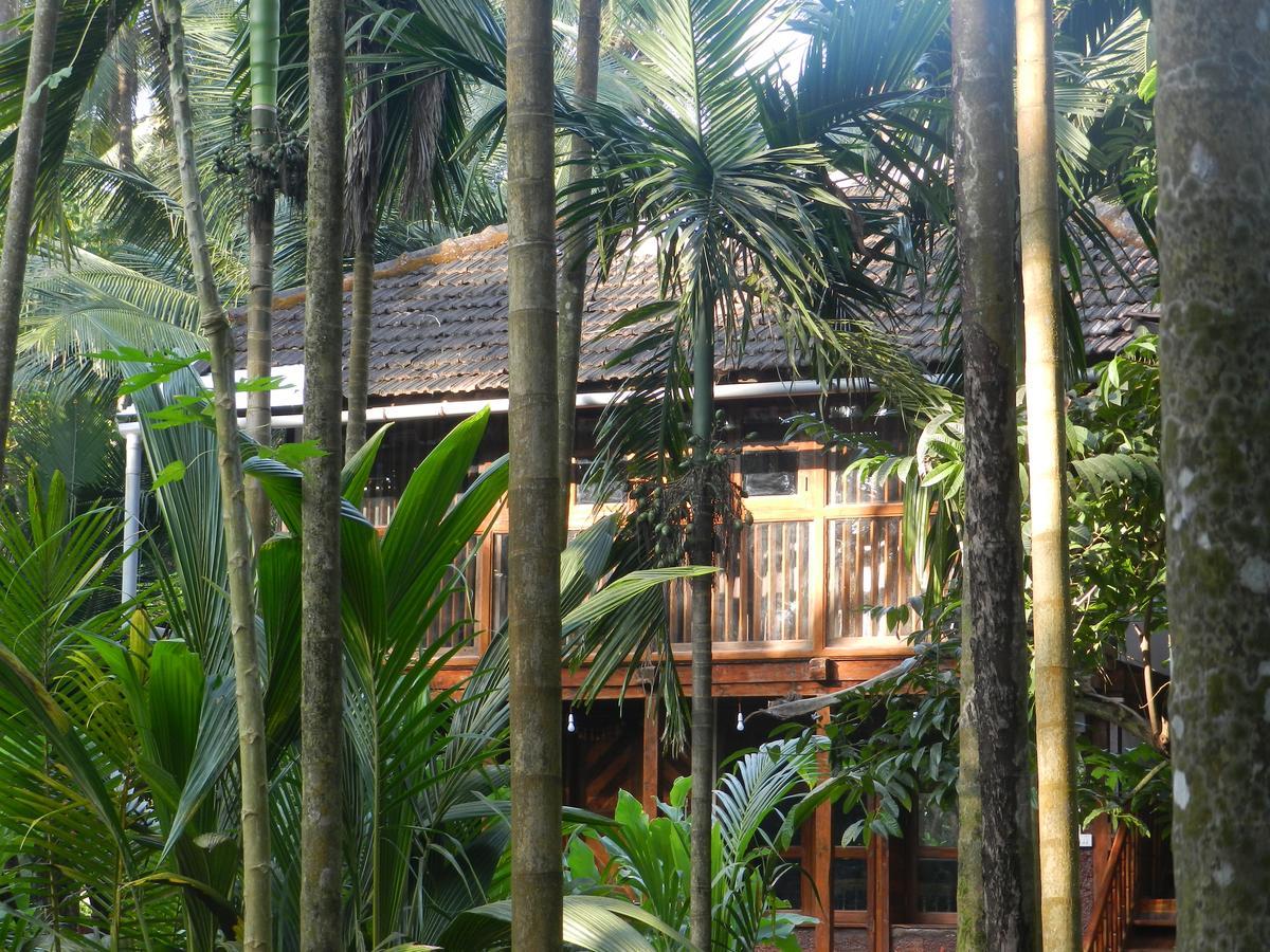 Dāpoli Bangli, The Finest Konkan Living酒店 外观 照片